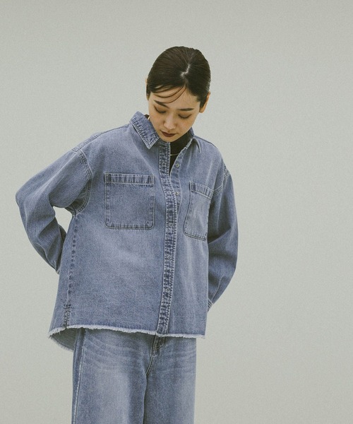 GLOBAL WORK(グローバルワーク)の「GOODデニムシャツ長袖/624968(シャツ/ブラウス・レディース・ブルー/ブルー系その他5・MEDIUM/LARGE)」の13枚目の写真