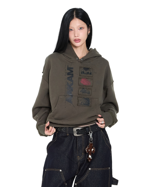 AAKAM（アーカム）の「Buttoned Patch Hoodie (Khaki)（パーカー・レディース・その他・1/2）」の8枚目の写真
