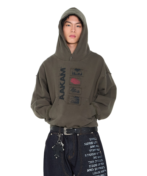 AAKAM（アーカム）の「Buttoned Patch Hoodie (Khaki)（パーカー・レディース・その他・1/2）」の13枚目の写真