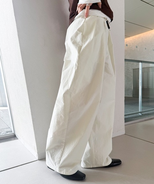 select MOCA by son（セレクトモカバイソン）の「コットンブレンドカーブワイドパンツ【by SON】（その他パンツ・レディース・アイボリー/ブラック・SMALL/MEDIUM/LARGE）」の6枚目の写真