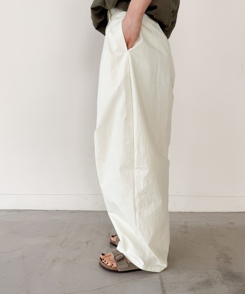 select MOCA by son（セレクトモカバイソン）の「コットンブレンドカーブワイドパンツ【by SON】（その他パンツ・レディース・アイボリー/ブラック・SMALL/MEDIUM/LARGE）」の17枚目の写真