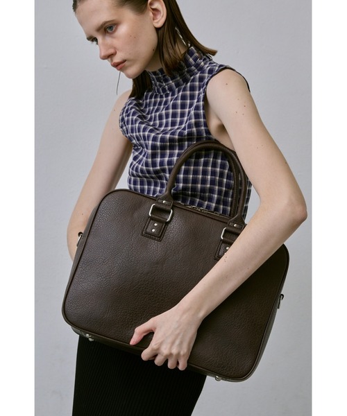 un/neu（アンノイ）の「BIGシボスクエアボストン /  A4、PC(14inch)収納可能 / 大容量バッグ（ボストンバッグ・レディース・カーキ/ブラック/ブルー/ブラウン・FREE）」の2枚目の写真