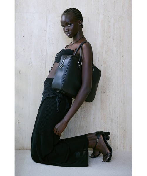 un/neu（アンノイ）の「BIGシボスクエアボストン /  A4、PC(14inch)収納可能 / 大容量バッグ（ボストンバッグ・レディース・カーキ/ブラック/ブルー/ブラウン・FREE）」の15枚目の写真