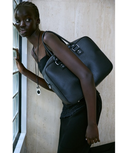 un/neu（アンノイ）の「BIGシボスクエアボストン /  A4、PC(14inch)収納可能 / 大容量バッグ（ボストンバッグ・レディース・カーキ/ブラック/ブルー/ブラウン・FREE）」の12枚目の写真