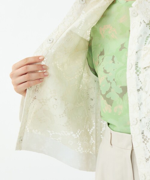 BALLSEY（ボールジィ）の「フラワーコードレース ステンカラーブルゾン（ブルゾン・レディース・ホワイト/ブラック・36）」の4枚目の写真