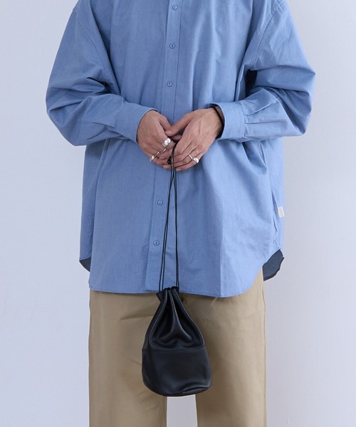 BICASH(ビカーシ)の「BICASH レザー巾着バッグ(B842)(ショルダーバッグ・メンズ・ホワイト/ダークブラウン/ブラック・FREE)」の2枚目の写真