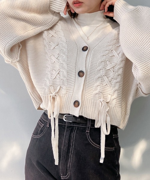 AS KNOW AS plus(アズノゥアズプラス)の「○レースアップ Vネック ケーブルフリルニットカーディガン(カーディガン/ボレロ・レディース・ミント/アイボリー/杢グレー・FREE)」の11枚目の写真