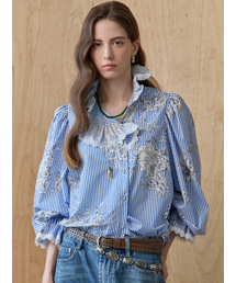 MAXZA（マージャコレクション）の「フラワー描画レースフリルストライプブラウス（シャツ/ブラウス）」