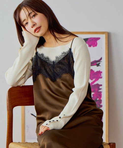 mysty woman（ミスティウーマン）の「ボートネック袖ボタンニット  643356（ニット/セーター・レディース・ピンク/アイボリー/ブラック/グレー系その他・FREE）」の2枚目の写真