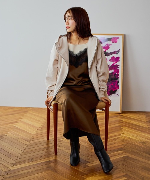 mysty woman（ミスティウーマン）の「ボートネック袖ボタンニット  643356（ニット/セーター・レディース・ピンク/アイボリー/ブラック/グレー系その他・FREE）」の8枚目の写真