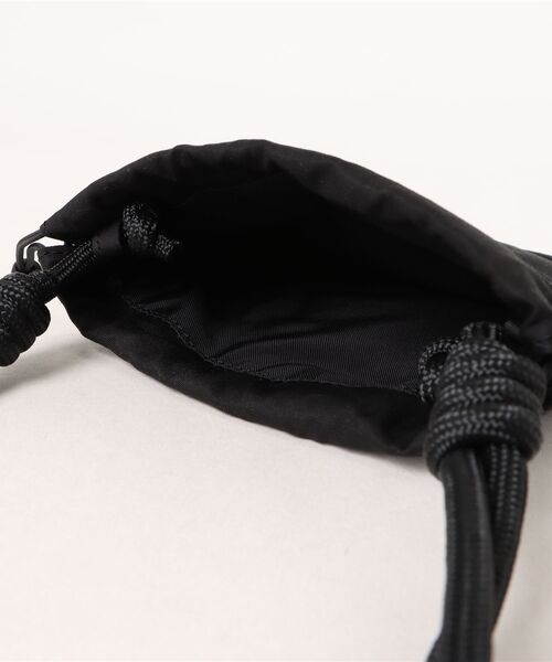 Manhattan Portage（マンハッタンポーテージ）の「SEWARD DRAWSTRING BAG COMBED COTTON GABARDINE DPL（ショルダーバッグ・レディース・ブラック・FREE）」の17枚目の写真