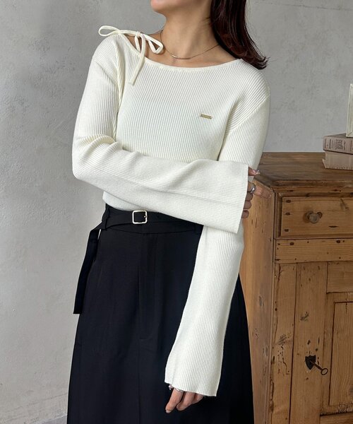 Thevon(ゼボン)の「アシメホルター袖フレアニット(ニット/セーター・レディース・ブラウン/アイボリー/オレンジ・FREE)」の4枚目の写真