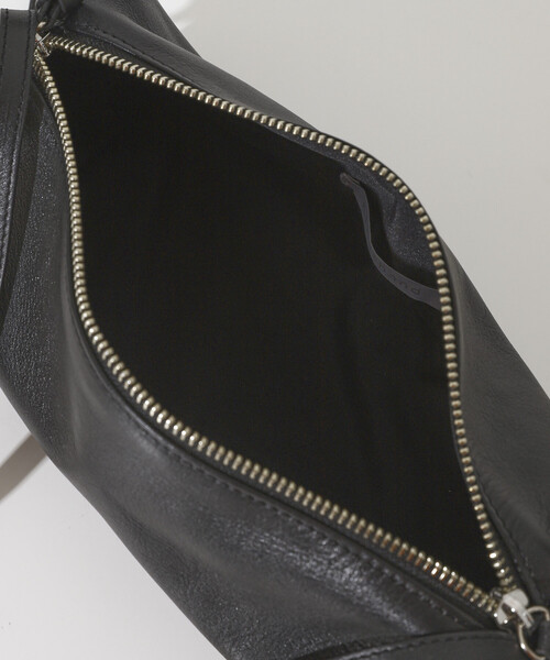 Firsthand（ファーストハンド）の「Firsthand/ファーストハンド レザー ロール ボストンバッグ / 牛革 / 撥水レザー（ボストンバッグ・レディース・ベージュ/ブラック・ONE SIZE）」の22枚目の写真