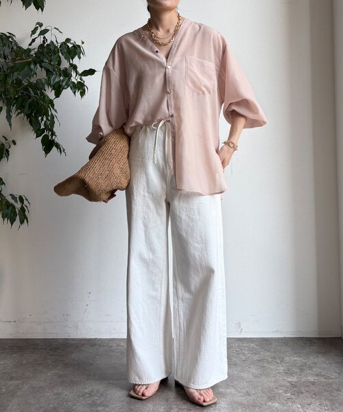 DouDou（ドゥドゥ）の「GOLDボタンVVシャツ（シャツ/ブラウス・レディース・ネイビー/オフホワイト/ピンクベージュ/サックスブルー・FREE）」の18枚目の写真