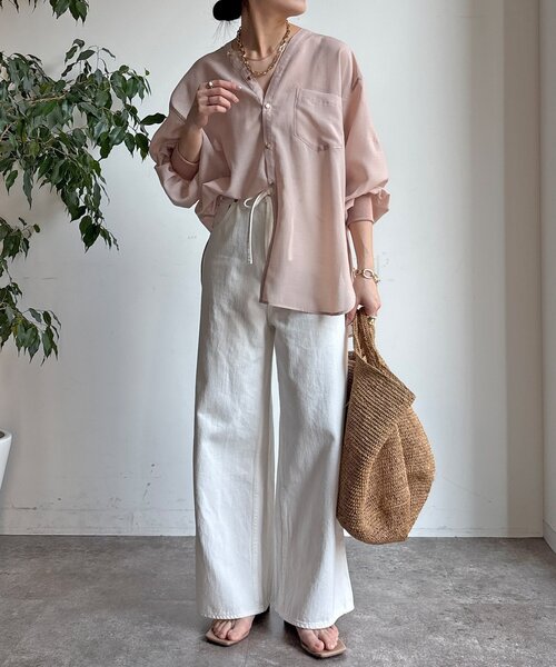 DouDou（ドゥドゥ）の「GOLDボタンVVシャツ（シャツ/ブラウス・レディース・ネイビー/オフホワイト/ピンクベージュ/サックスブルー・FREE）」の15枚目の写真