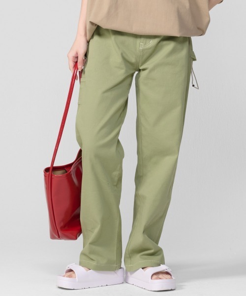 KRIFF MAYER Lady's Collection(クリフメイヤーレディースコレクション)の「楽のびストレートペインターパンツ(その他パンツ・レディース・オリーブ/ベージュ/チャコール・LARGE/MEDIUM)」の3枚目の写真