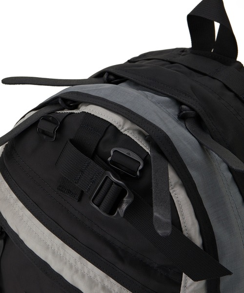 GREGORY(グレゴリー)の「ボールド6 デイパック BOLD6 DAYPACK デコンストラクティッド(バックパック/リュック・メンズ・ブラック系・ONE SIZE)」の6枚目の写真