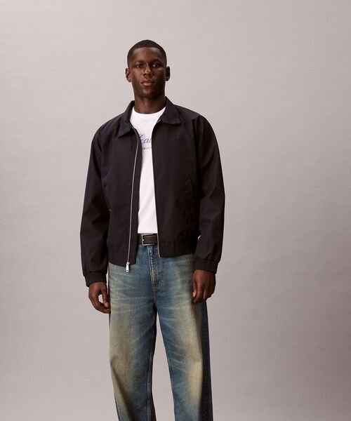 Calvin Klein（カルバン・クライン）の「【ユニセックス】モノグラムジャケット（その他アウター・メンズ・ブラック/ネイビー・XL/S/M/L）」の3枚目の写真