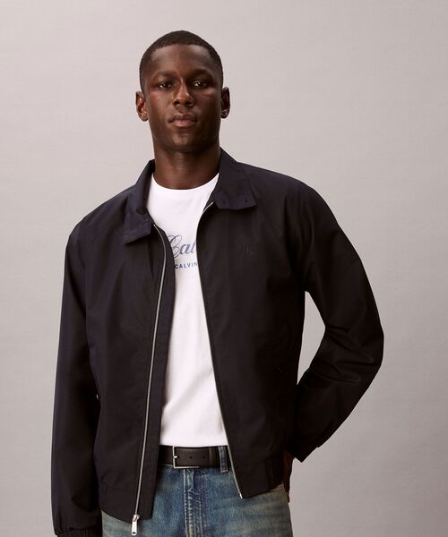 Calvin Klein（カルバン・クライン）の「【ユニセックス】モノグラムジャケット（その他アウター・メンズ・ブラック/ネイビー・XL/S/M/L）」の6枚目の写真