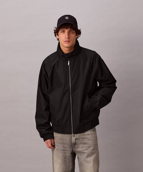 Calvin Klein（カルバン・クライン）の「【ユニセックス】モノグラムジャケット（その他アウター・メンズ・ブラック/ネイビー・XL/S/M/L）」の10枚目の写真
