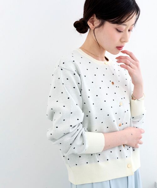 le.coeur blanc(ルクールブラン)の「ドットジャガードニットカーディガン(カーディガン/ボレロ・レディース・ホワイト系その他/ブラック系その他・38)」の1枚目の写真