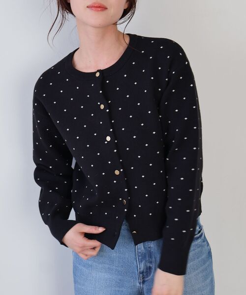 le.coeur blanc(ルクールブラン)の「ドットジャガードニットカーディガン(カーディガン/ボレロ・レディース・ホワイト系その他/ブラック系その他・38)」の7枚目の写真