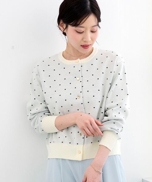 le.coeur blanc(ルクールブラン)の「ドットジャガードニットカーディガン(カーディガン/ボレロ・レディース・ホワイト系その他/ブラック系その他・38)」の20枚目の写真