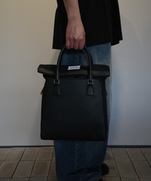 Maison Margiela（メゾンマルジェラ）の「Maison Margiela 5AC DAILY VERTICAL SMALL（ハンドバッグ）」