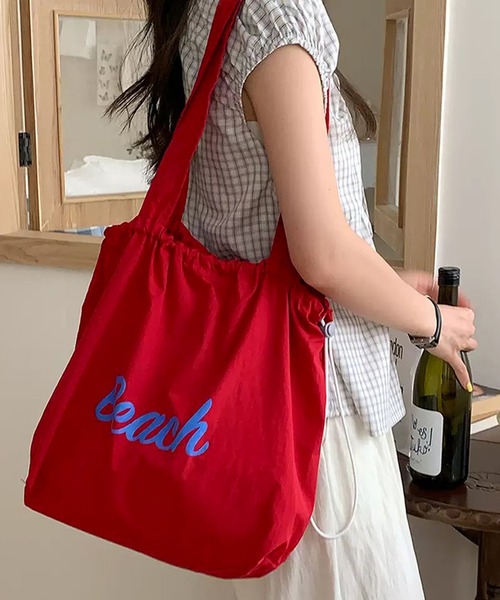 NANEA(ナネア)の「ドローコード付き配色ロゴトートバッグ(トートバッグ・レディース・カーキ/イエロー/ホワイト/ネイビー/レッド・フリー)」の14枚目の写真