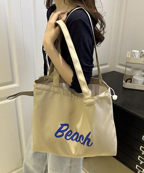 NANEA(ナネア)の「ドローコード付き配色ロゴトートバッグ(トートバッグ・レディース・カーキ/イエロー/ホワイト/ネイビー/レッド・フリー)」の20枚目の写真