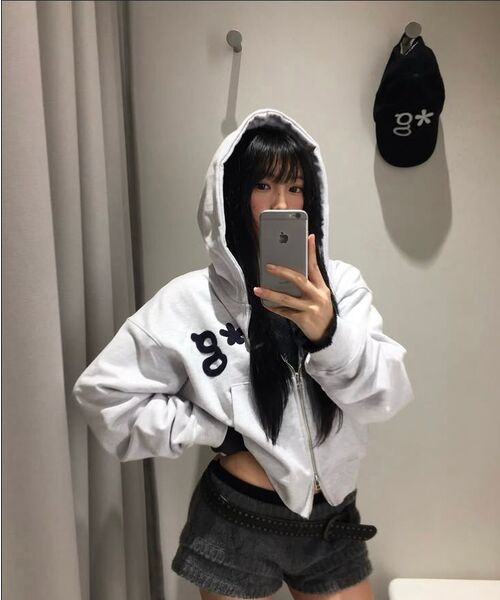 GRUNDEN(グルンデン)の「ハンドワークフードジップアップ (ライトグレー)_G25AUJJP01LG(パーカー・レディース・その他・unisex S/unisex M/unisex L)」の4枚目の写真
