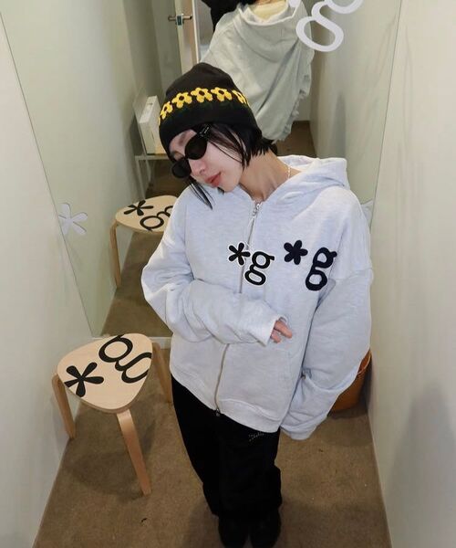 GRUNDEN(グルンデン)の「ハンドワークフードジップアップ (ライトグレー)_G25AUJJP01LG(パーカー・レディース・その他・unisex S/unisex M/unisex L)」の6枚目の写真