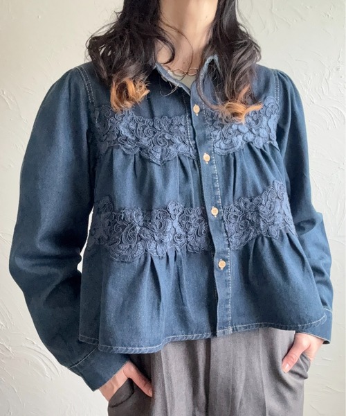 deux amour(ドゥーザムール)の「お花付きデニムブラウス(シャツ/ブラウス・レディース・ブルー/ネイビー・M~L)」の11枚目の写真