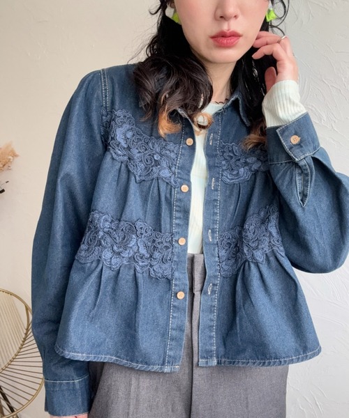 deux amour(ドゥーザムール)の「お花付きデニムブラウス(シャツ/ブラウス・レディース・ブルー/ネイビー・M~L)」の9枚目の写真