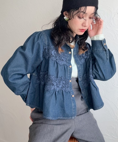 deux amour(ドゥーザムール)の「お花付きデニムブラウス(シャツ/ブラウス・レディース・ブルー/ネイビー・M~L)」の8枚目の写真