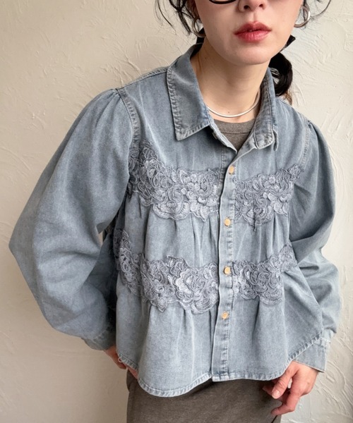 deux amour(ドゥーザムール)の「お花付きデニムブラウス(シャツ/ブラウス・レディース・ブルー/ネイビー・M~L)」の19枚目の写真