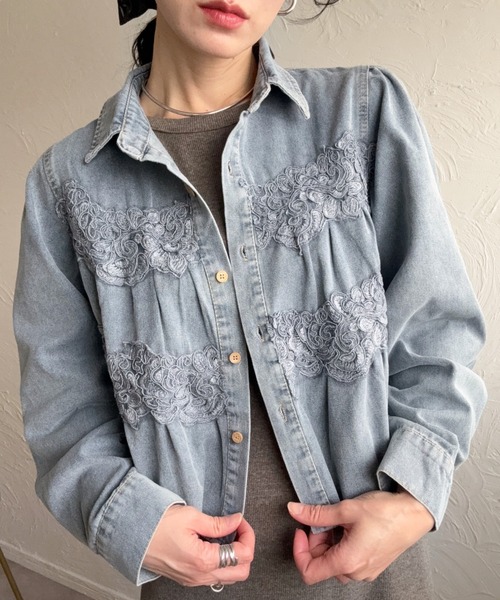 deux amour(ドゥーザムール)の「お花付きデニムブラウス(シャツ/ブラウス・レディース・ブルー/ネイビー・M~L)」の16枚目の写真