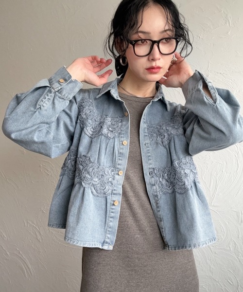 deux amour(ドゥーザムール)の「お花付きデニムブラウス(シャツ/ブラウス・レディース・ブルー/ネイビー・M~L)」の15枚目の写真