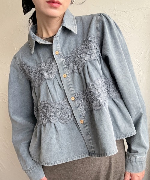 deux amour(ドゥーザムール)の「お花付きデニムブラウス(シャツ/ブラウス・レディース・ブルー/ネイビー・M~L)」の21枚目の写真