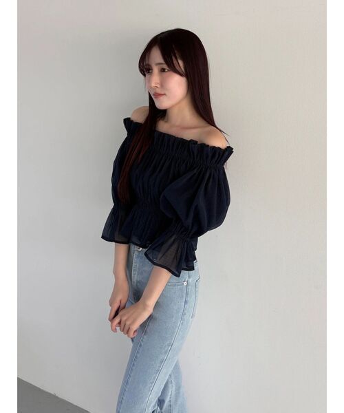 MERCURYDUO（マーキュリーデュオ）の「2WAYオフショル五分袖シャーリングブラウス（シャツ/ブラウス・レディース・ラベンダー/ネイビー/アイボリー・FREE）」の17枚目の写真