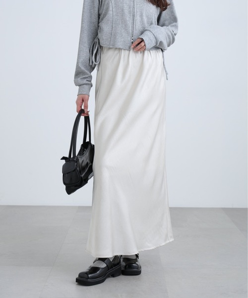 FREE'S MART(フリーズマート)の「◆サテンナロースカート(スカート・レディース・ネイビー/ホワイト/グレー系その他/グレー・MEDIUM/SMALL)」の1枚目の写真