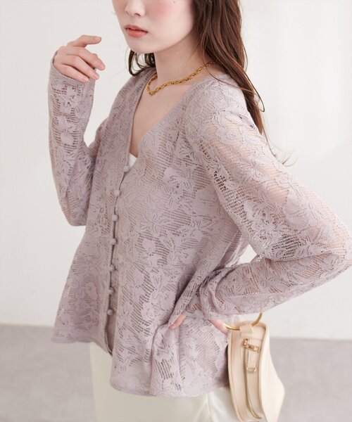 natural couture（ナチュラルクチュール）の「メッシュレースペプラムブラウス（シャツ/ブラウス・レディース・ブラック/ピンクベージュ/オフホワイト・FREE）」の3枚目の写真