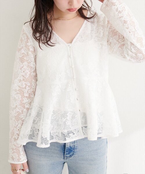 natural couture（ナチュラルクチュール）の「メッシュレースペプラムブラウス（シャツ/ブラウス・レディース・ブラック/ピンクベージュ/オフホワイト・FREE）」の4枚目の写真