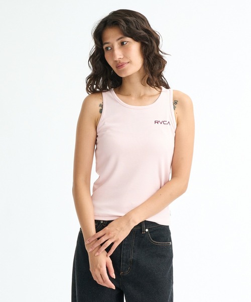 RVCA(ルーカ)の「RVCA ウィメンズ RIBBED ICON TANK TOP タンクトップ 【2026年春夏モデル】(タンクトップ・レディース・ホワイト/ピンク系その他/ブラック系その他・SMALL/MEDIUM/LARGE)」の3枚目の写真