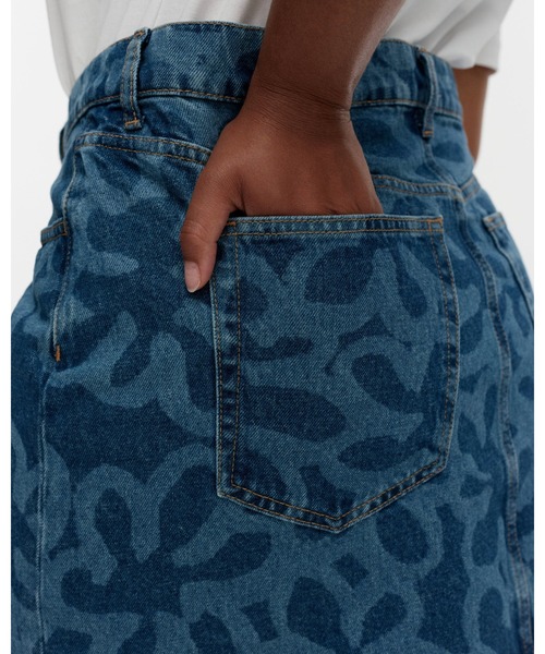 marimekko(マリメッコ)の「【オンラインストア限定】【Maridenim】Ruudut Kukka / Skirt(スカート・レディース・ネイビー・34/36/38/40)」の2枚目の写真
