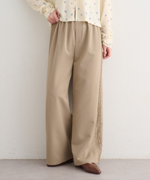 Kastane（カスタネ）の「【一部店舗限定/S.Mサイズ展開】B サイドレーススラックス（スラックス・レディース・ベージュ/グレー・MEDIUM/SMALL）」の2枚目の写真