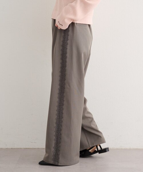 Kastane（カスタネ）の「【一部店舗限定/S.Mサイズ展開】B サイドレーススラックス（スラックス・レディース・ベージュ/グレー・MEDIUM/SMALL）」の15枚目の写真