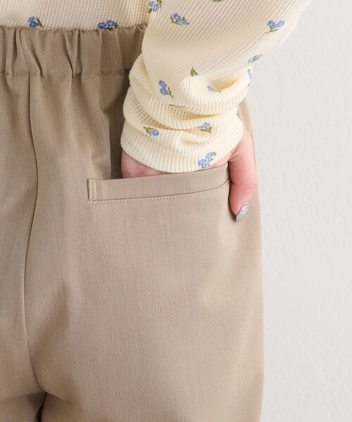 Kastane（カスタネ）の「【一部店舗限定/S.Mサイズ展開】B サイドレーススラックス（スラックス・レディース・ベージュ/グレー・MEDIUM/SMALL）」の9枚目の写真