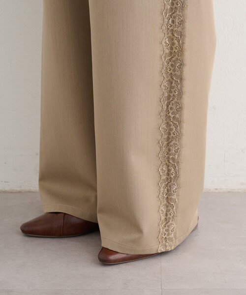 Kastane（カスタネ）の「【一部店舗限定/S.Mサイズ展開】B サイドレーススラックス（スラックス・レディース・ベージュ/グレー・MEDIUM/SMALL）」の11枚目の写真