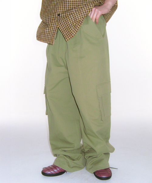 AMESWORLDWIDE（アメスワールドワイド）の「OVER FIT CARGO PANTS KHAKI（その他パンツ・レディース・その他・SMALL/MEDIUM）」の4枚目の写真